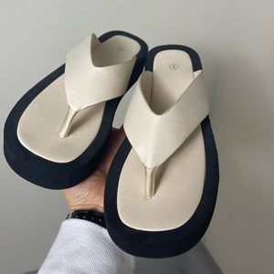 Platform Thong flip-flops, sandals.